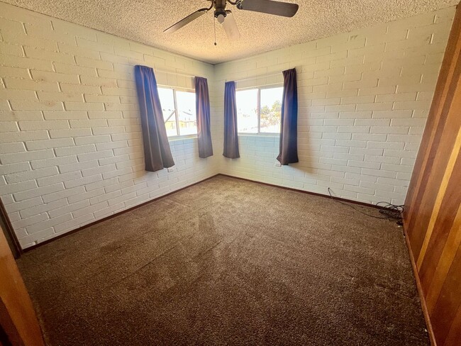 Building Photo - 73817 Crestview Dr