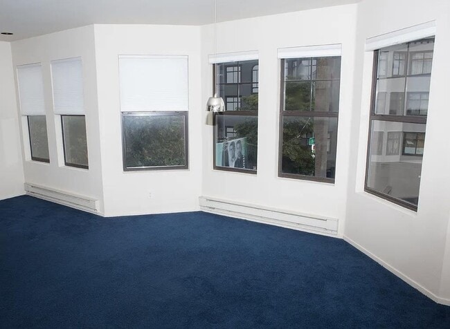 Building Photo - 1930 Mission St