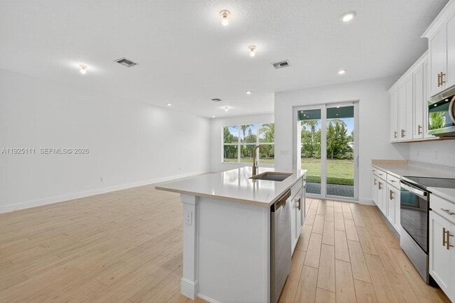 Building Photo - 3585 NW Solange Ct