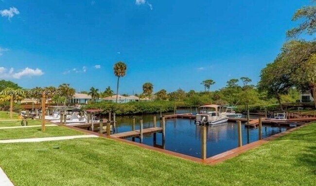 Building Photo - 1561 NE 12th Terrace