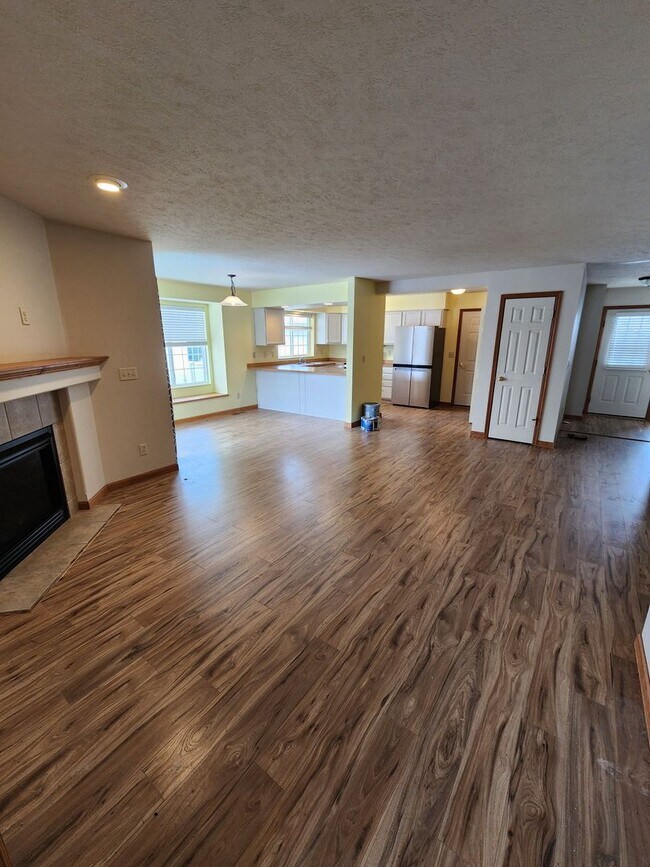 Building Photo - Beautiful 3 Bedroom, 2 Bathroom Home in Aspen Place!