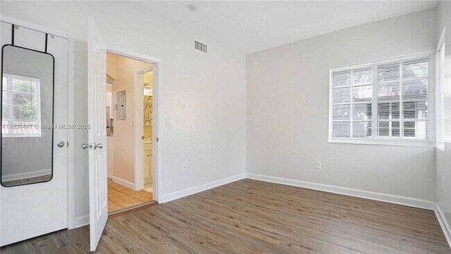 Building Photo - 540 15th St