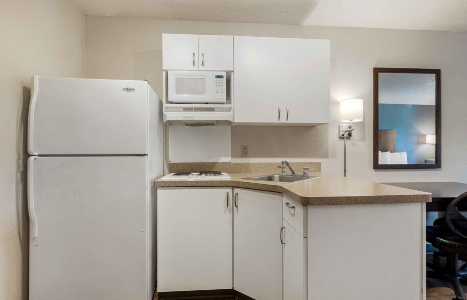 Building Photo - Furnished Studio-Dallas - Lewisville