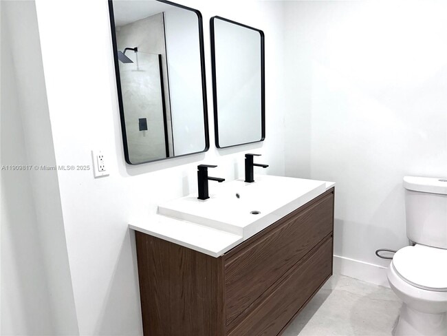 Building Photo - 2421 N 56th Terrace