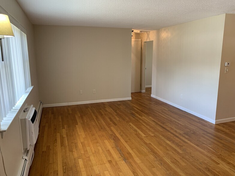Living room from entry - 37 Robbins Ln