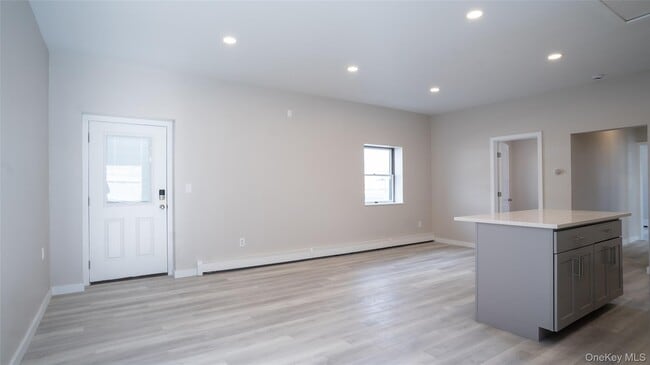 Building Photo - 4001 Broadway