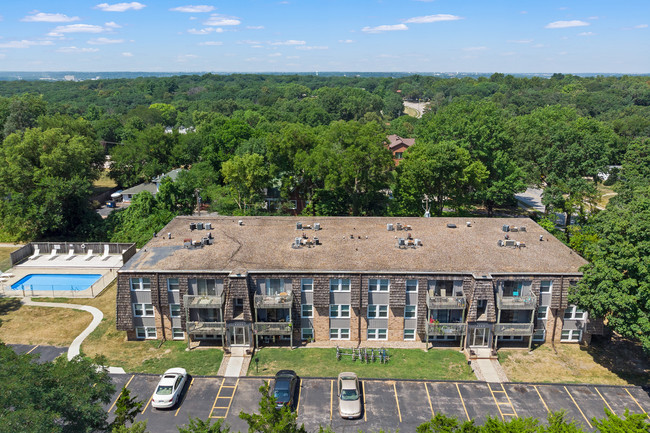 Building Photo - The 4220 Grand Apartments