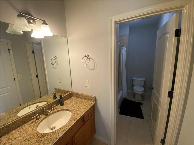 Building Photo - 2464 Canopy Glen NE