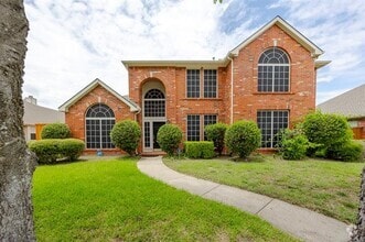Building Photo - 3103 Kingsbury Dr