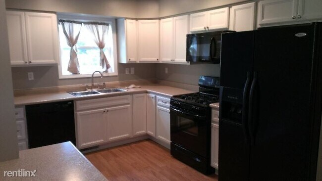 Building Photo - 3 br, 1.5 bath House - 1110 Hayden Dr