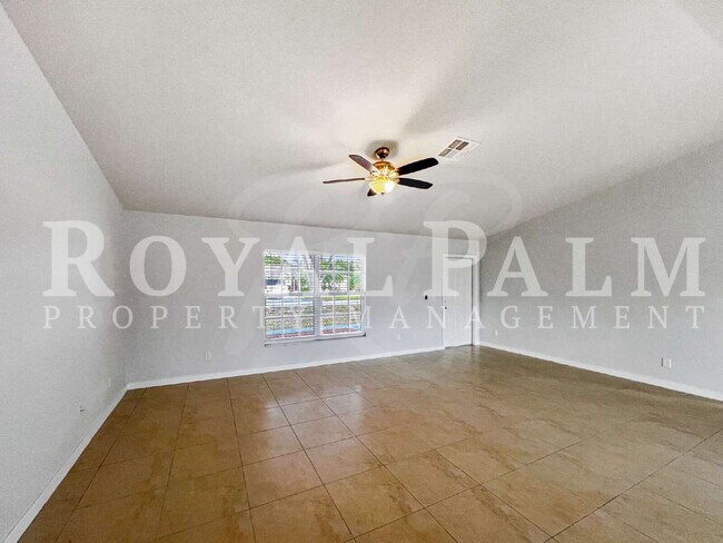 Building Photo - Newly Renovated 3BR/2BTH Fort Myers Home with Bright Layout & New Appliances