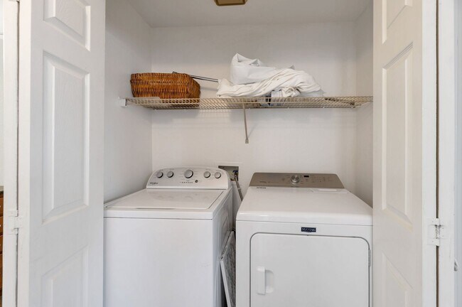 Building Photo - Upgraded first-floor condo in the sought-after Plaza Residences in Scottsdale!