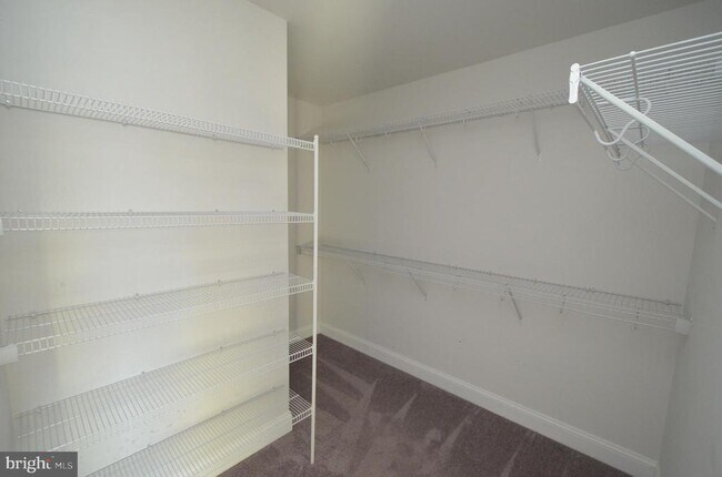 Building Photo - 3541 Oak Dr