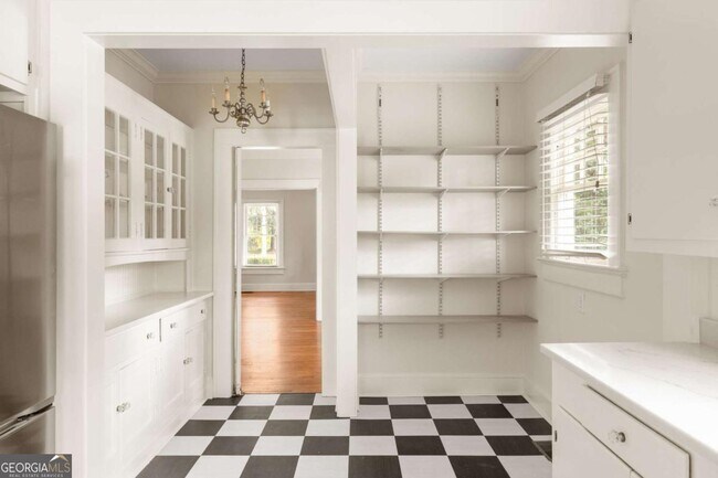 Building Photo - 5450 E Mountain St