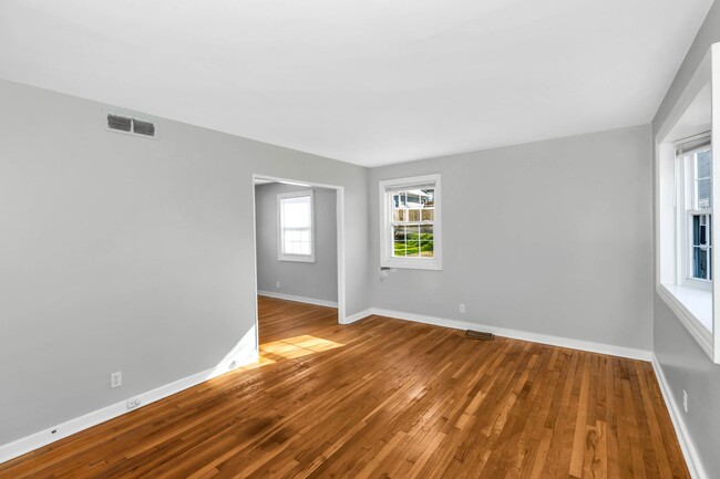 Building Photo - Huntsville Townhouse 2BR/1BA