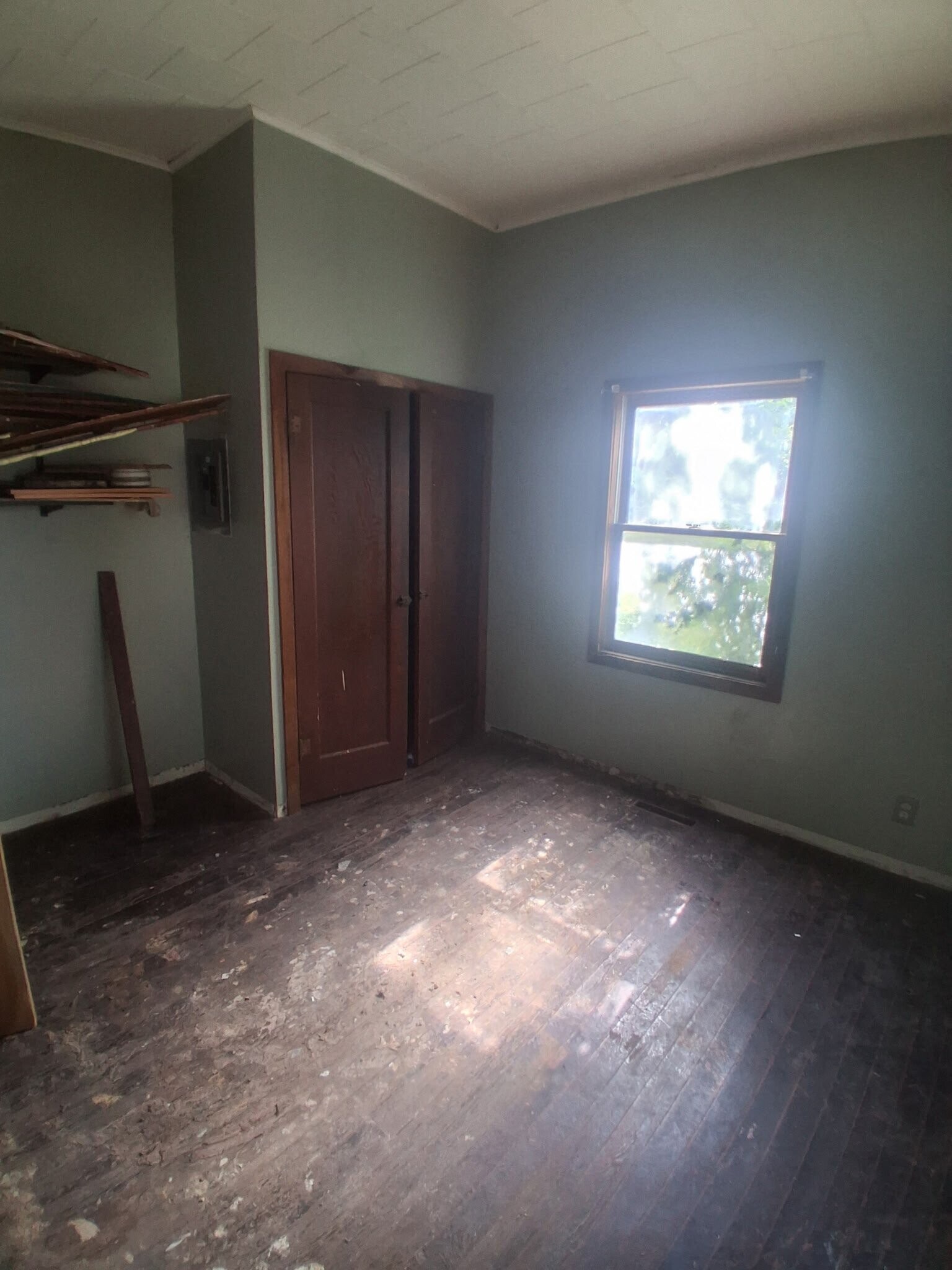 Building Photo - 615 N Almond St