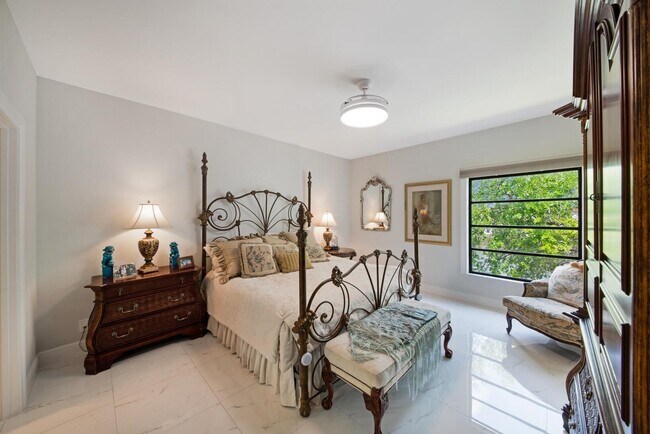 Building Photo - 6241 Pointe Regal Cir