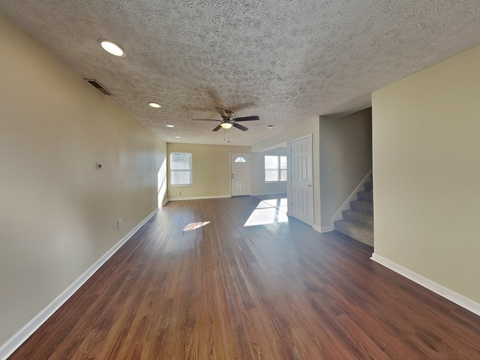 Building Photo - 11101 Waterfield Ln