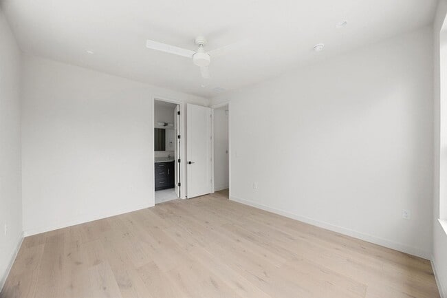 Building Photo - 1709 Maple Ave