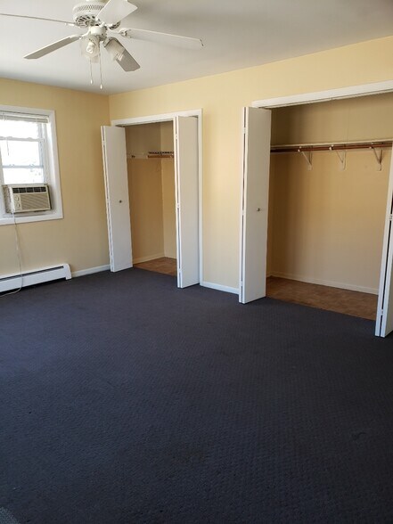 Bedroom #1 - 924 Warren Ave