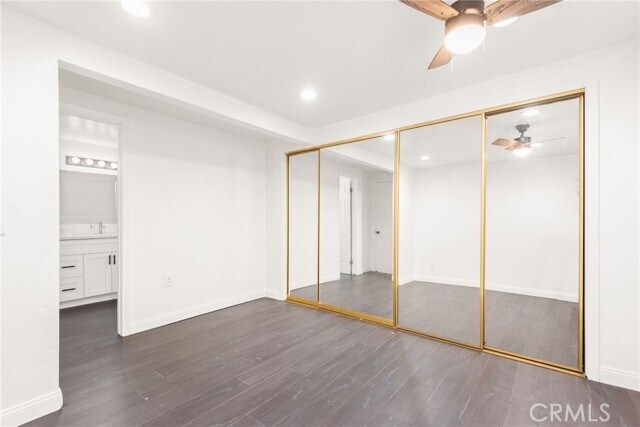 Building Photo - 55305 S Circle Dr