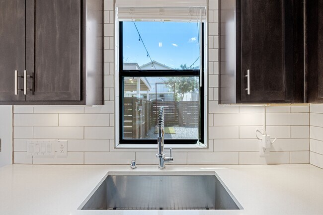 Building Photo - 1114 N Olive St