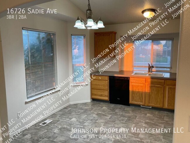 Building Photo - 16726 Sadie Ave