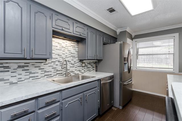 Building Photo - 2517 Rosewood Dr