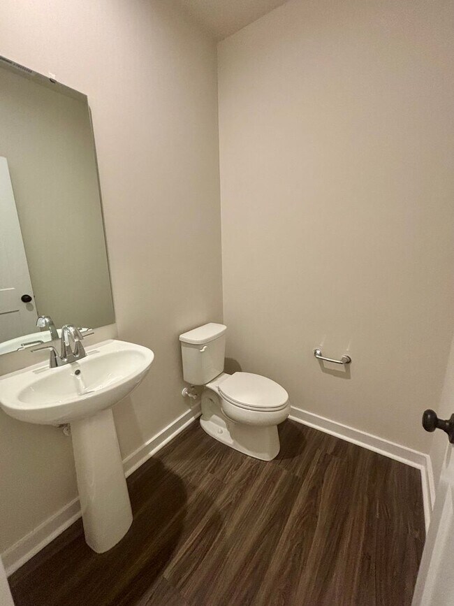 Building Photo - Beautiful, New Construction Townhouse in G...