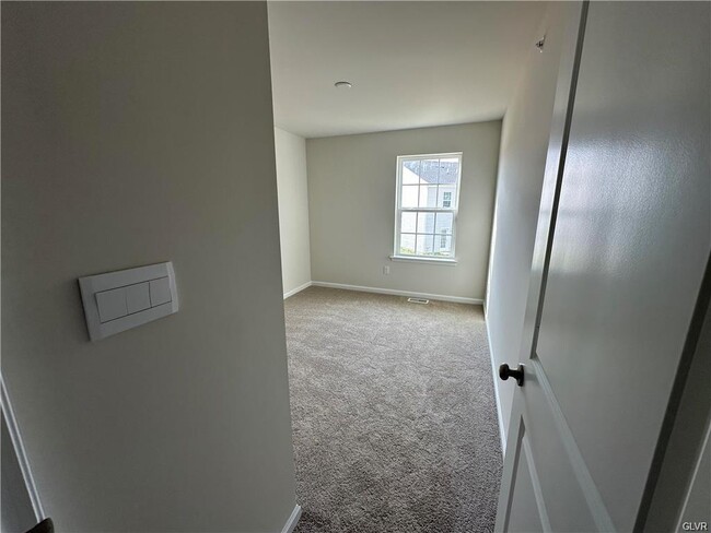Building Photo - 1193 Susan Cir