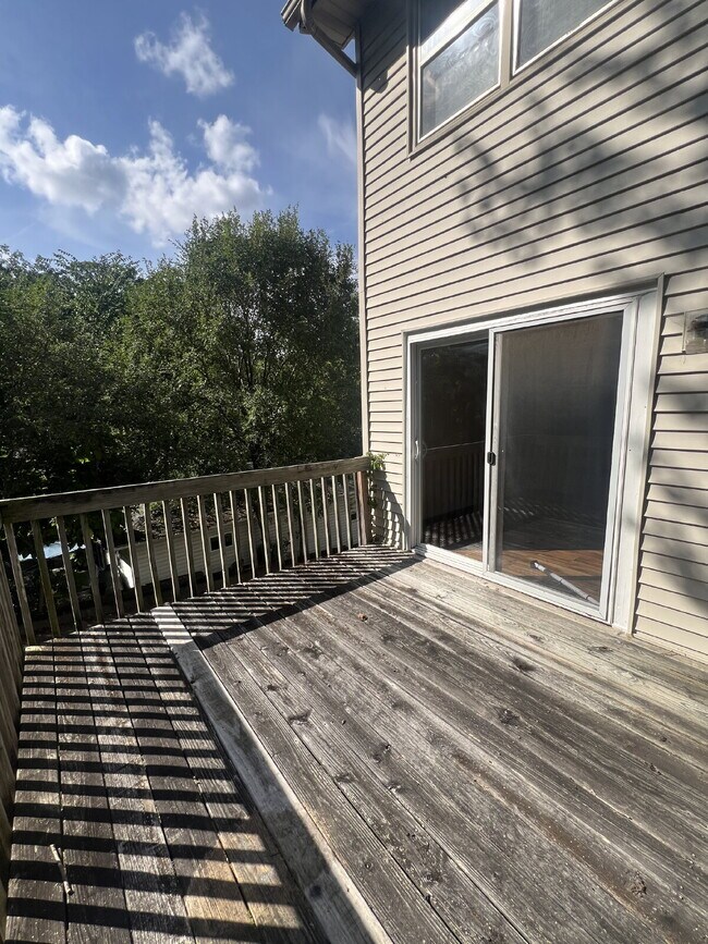 Building Photo - 2 Bedroom Duplex on South Side of Des Moin...