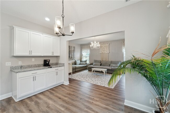 Building Photo - 601 Meloney Dr