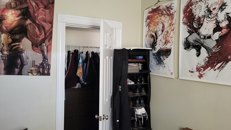 Building Photo - 12 Linden St