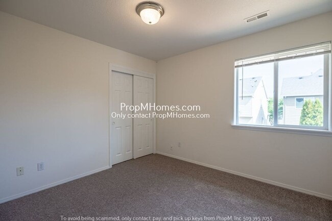 Building Photo - 7561 SW Thornton Dr