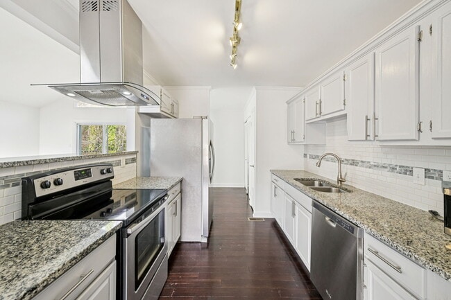 Building Photo - 21 Winchester Ct