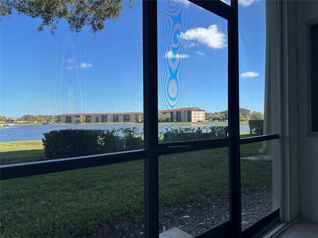 Building Photo - 901 SW 141st Ave