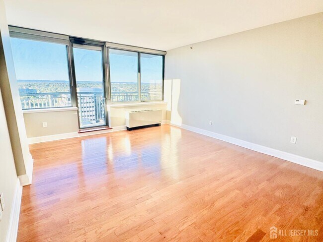 Building Photo - 1 Spring St