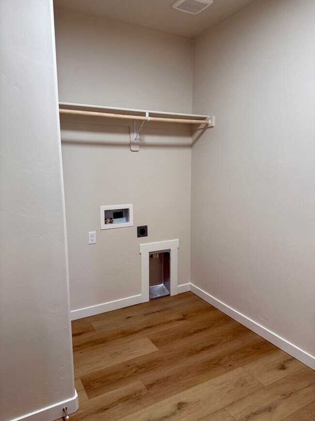 Building Photo - Welcome home! 4 bed 2 bath in Caldwell Idaho