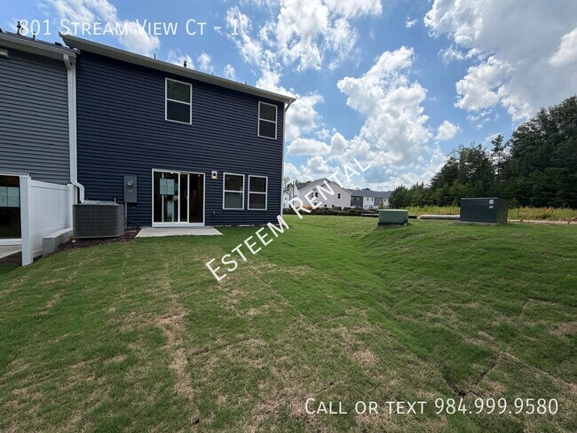 Building Photo - 801 Stream View Ct-1