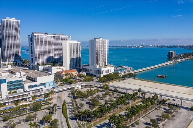 Building Photo - 555 NE 15th St