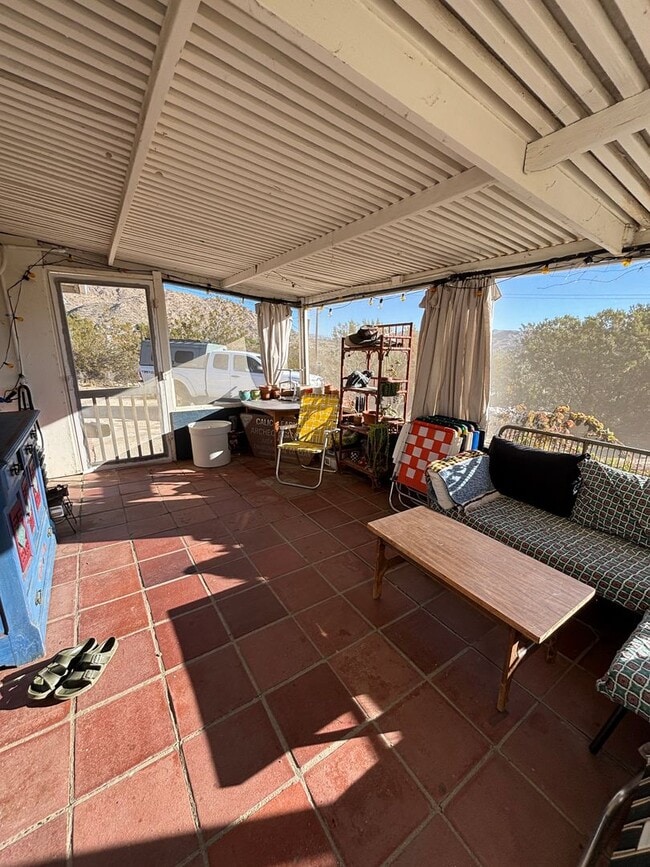 Building Photo - Charming Desert Retreat