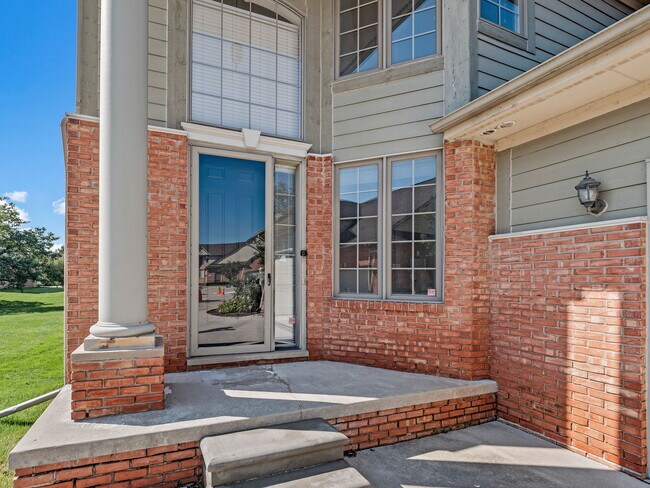 Building Photo - 1038 Lorenzo Ct