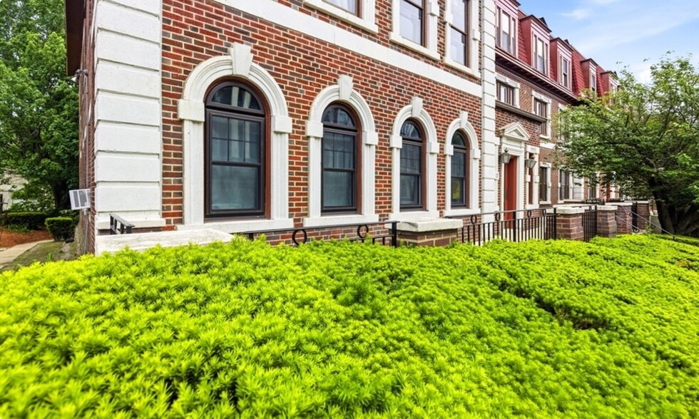 Building Photo - 12 Bellvista Rd