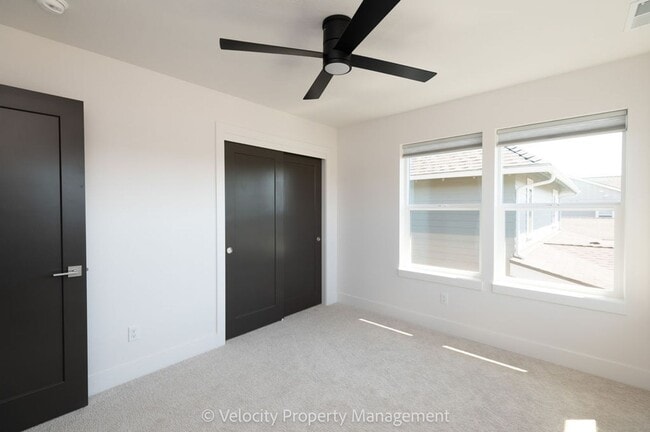 Building Photo - Brand New Beautiful Home!
