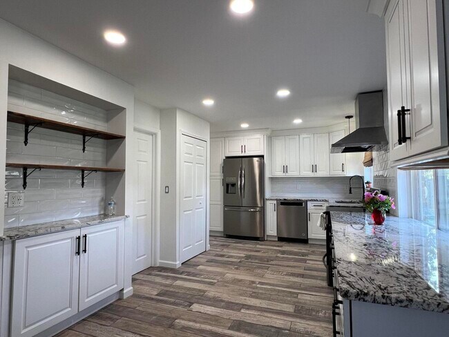 Building Photo - 4033 Ramblewood Dr