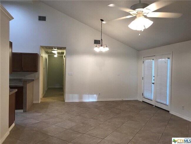 Building Photo - 113 Quail Run