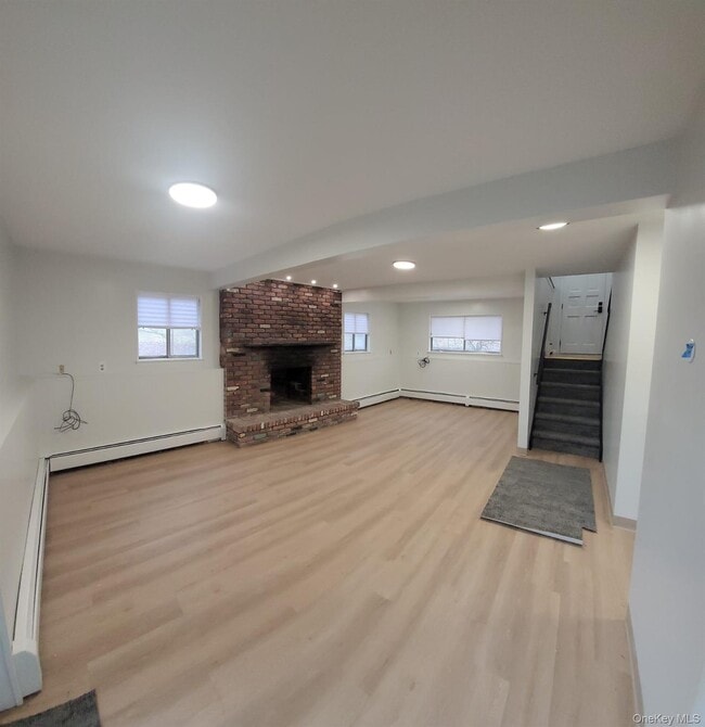 Building Photo - 52 Surrey Rd