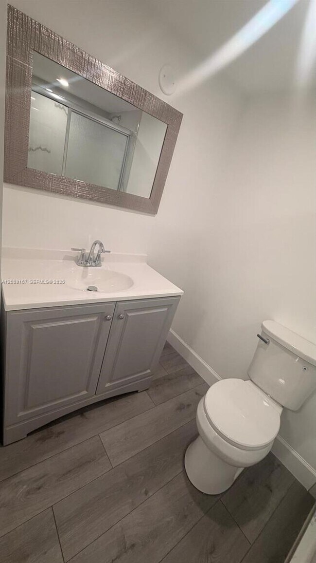 Building Photo - 5900 SW 127th Ave