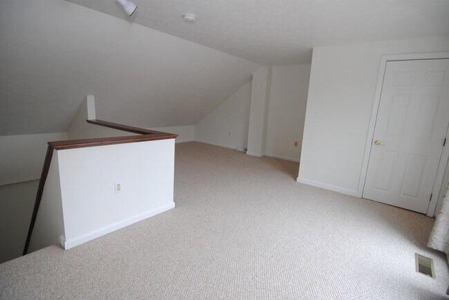 Building Photo - 5 Cadogan Way