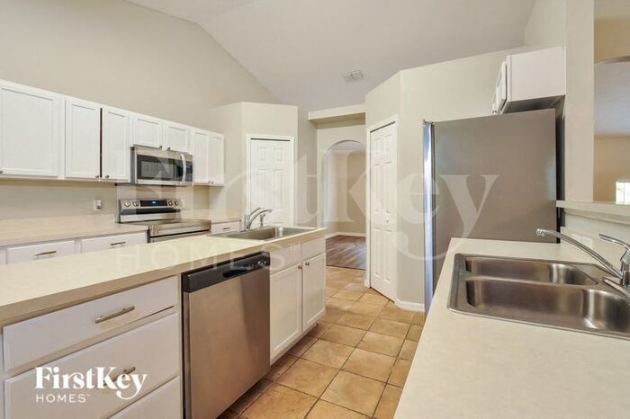 Building Photo - 11 Ryker Ln